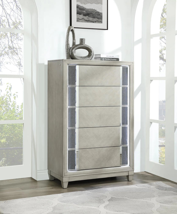 B090 Gray Chest