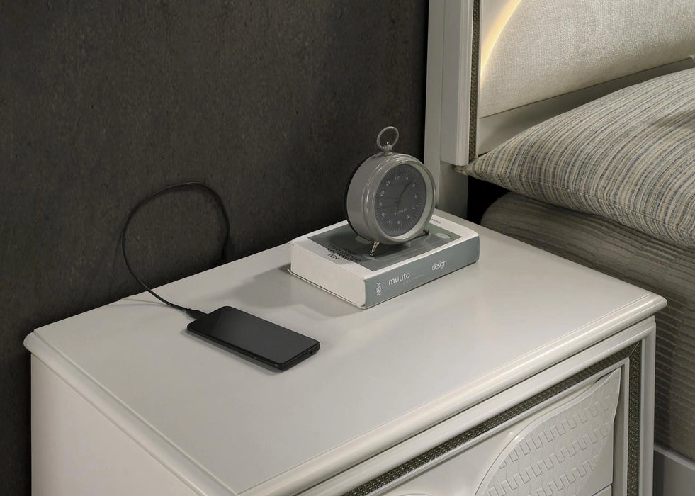 King Bed - Dresser - Mirror