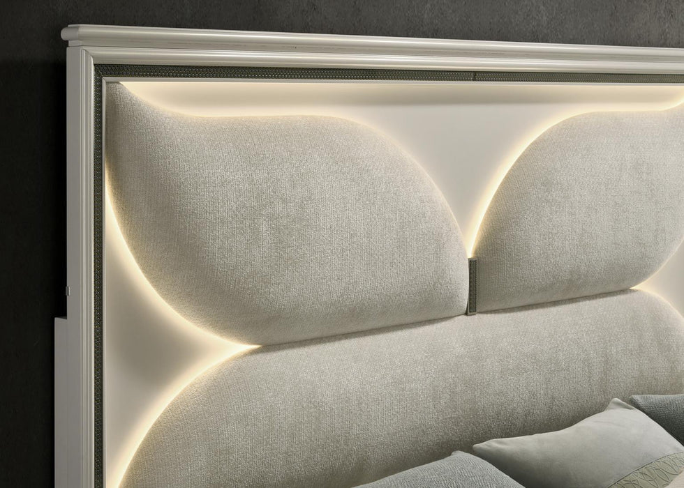 Queen Bed - Dresser - Mirror