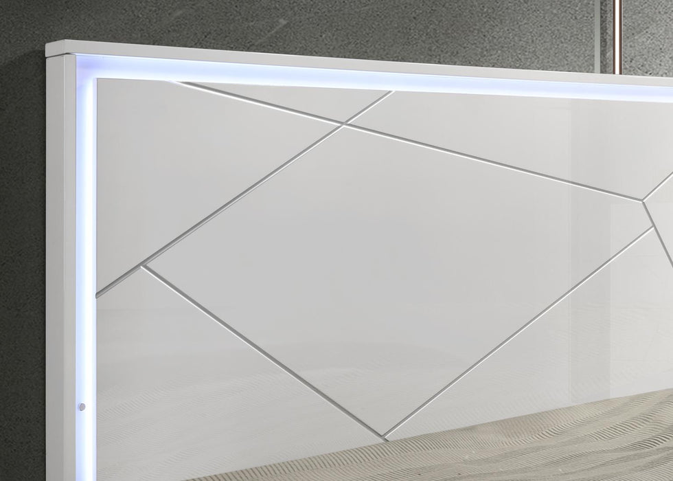 White/Gray Line Chest